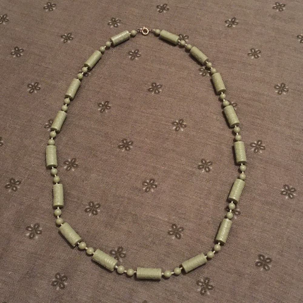 Jewelry - Vintage Green Necklace